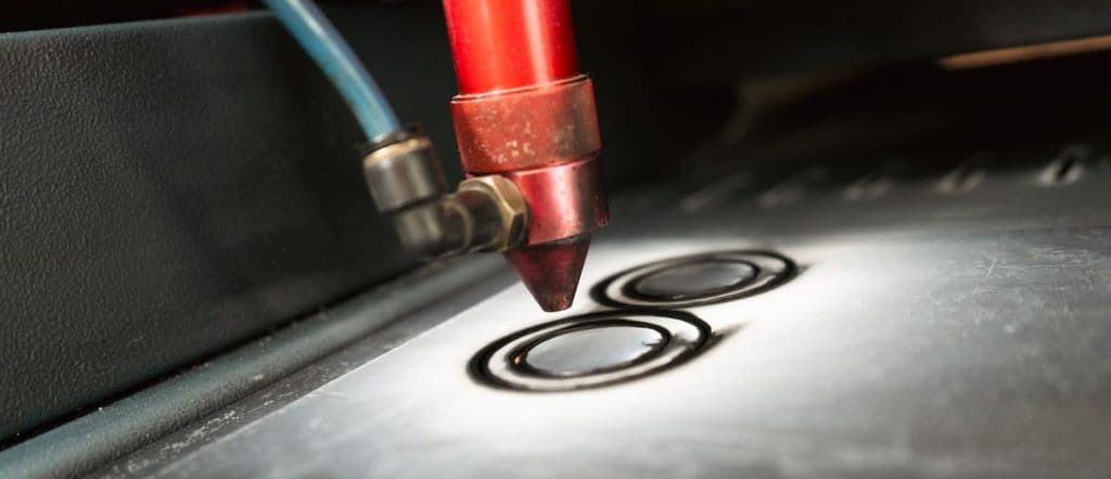 Kun je kunststof platen met een laser snijden?