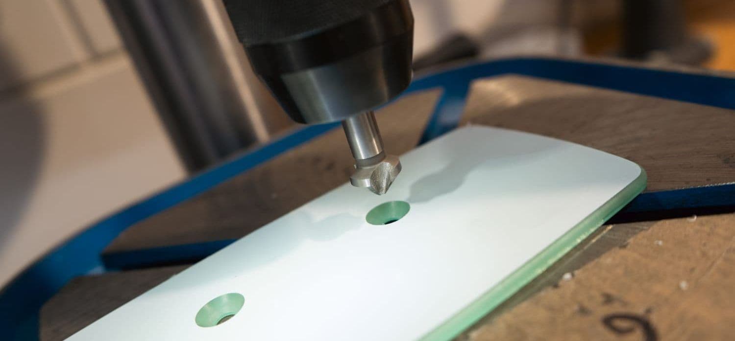 Soevereinen en Schroefdraad tappen bij plaatwerk